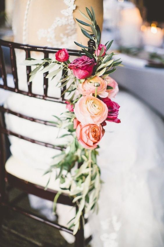 6 Breathtaking Floral Arrangements for Your Wedding - Cheers and