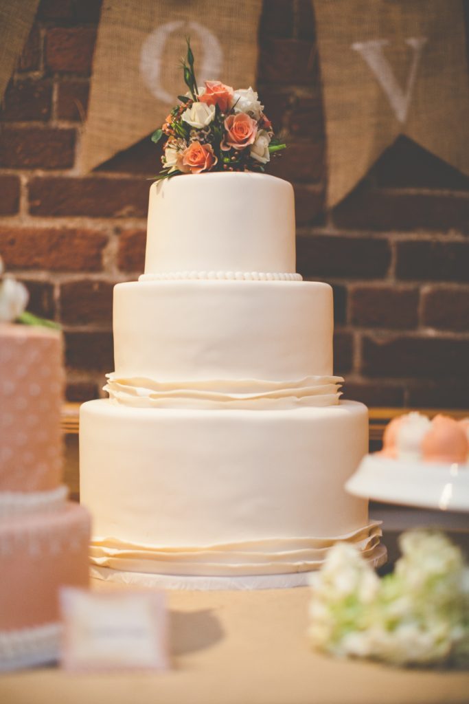 Wedding cakes Vs. Cupcakes