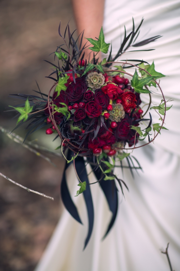 red winter wedding bouquet