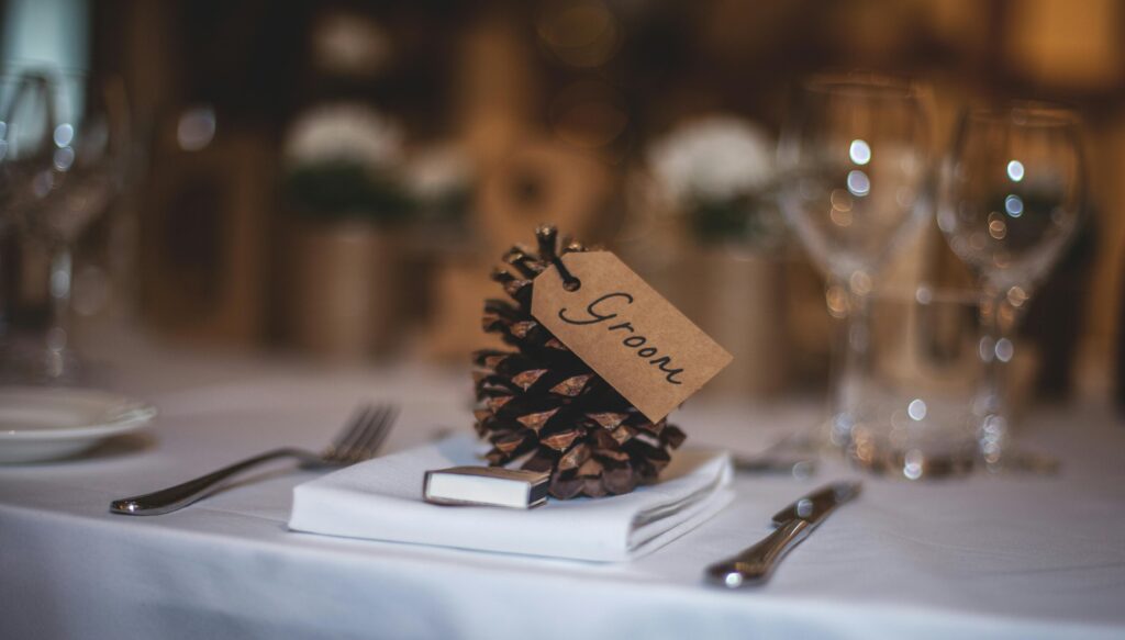 Pinecone place settings for a wedding