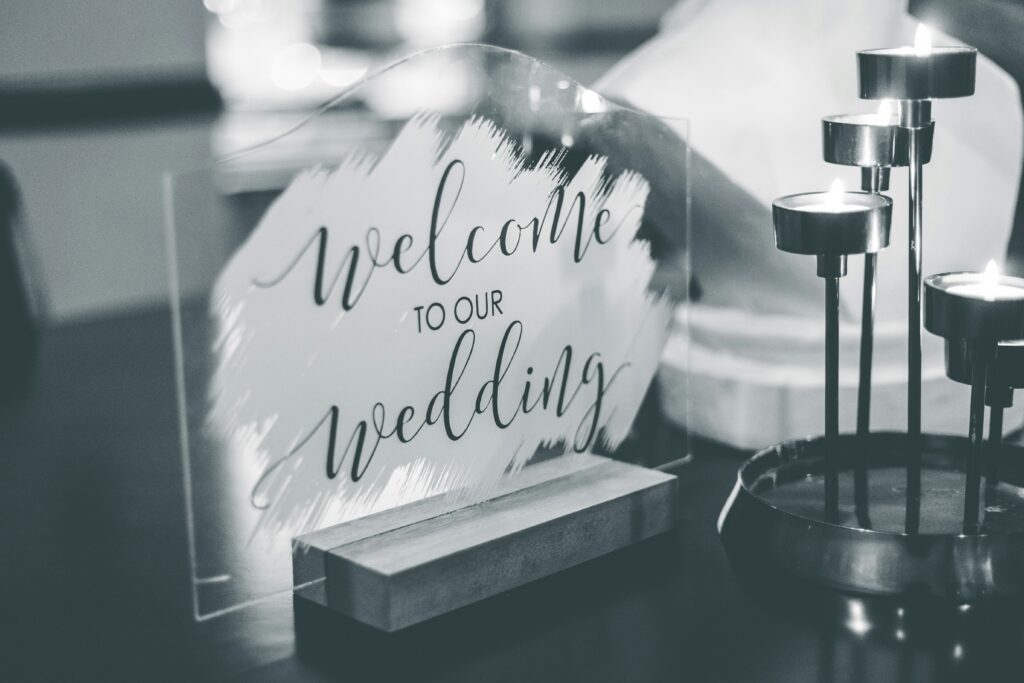 Welcome wedding sign in black and white